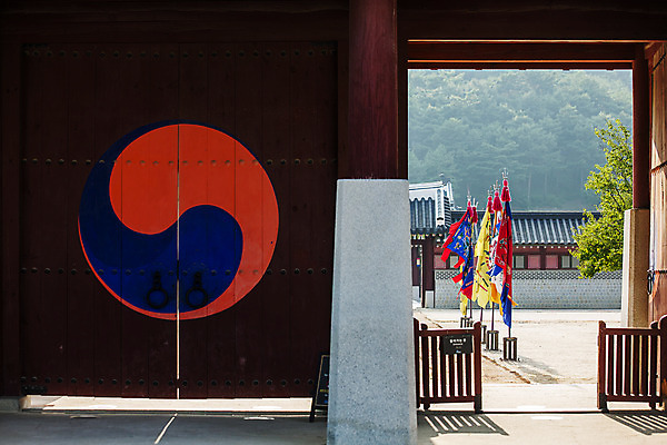 포토 JPG 주간 한국 풍경 사람없음 야외 관광지 문화재 성 성벽 여행지도 경기도 국내여행 수원 장안문 수원화성 국내포토 자연요소 건축물 아시아 여행 지도 한국건축 랜드마크 파일형식