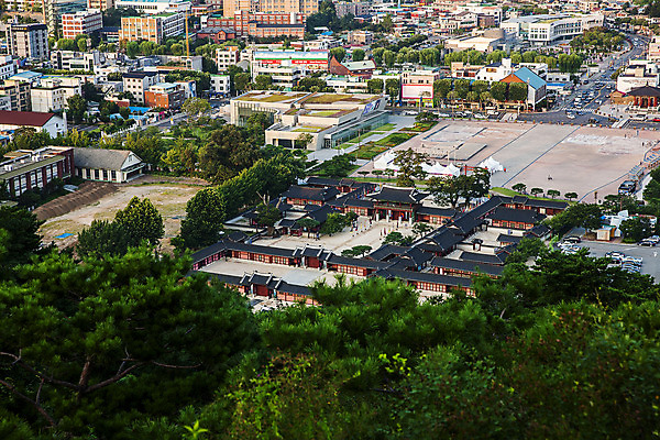 포토 JPG 주간 한국 풍경 사람없음 야외 관광지 문화재 성 성벽 여행지도 경기도 국내여행 수원 장안문 수원화성 국내포토 자연요소 건축물 아시아 여행 지도 한국건축 랜드마크 파일형식