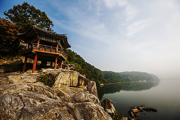 포토 JPG 주간 한국 풍경 사람없음 야외 관광지 사찰 여행지도 경기도 국내여행 신륵사 국내포토 여주시 자연요소 아시아 여행 지도 종교건축 파일형식 여주_지역