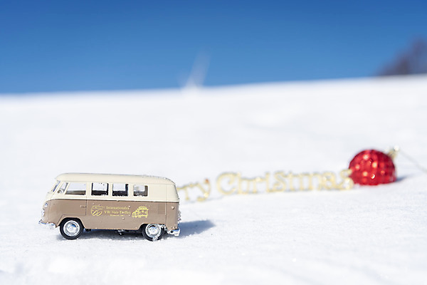 포토 JPG 주간 크리스마스 겨울 자동차 산 사람없음 야외 아웃포커스 추위 눈 차가움 오브젝트 강원도 겨울산 대관령 국내포토 자연요소 계절 기념일 육상교통 날씨 한국 촬영기법 파일형식