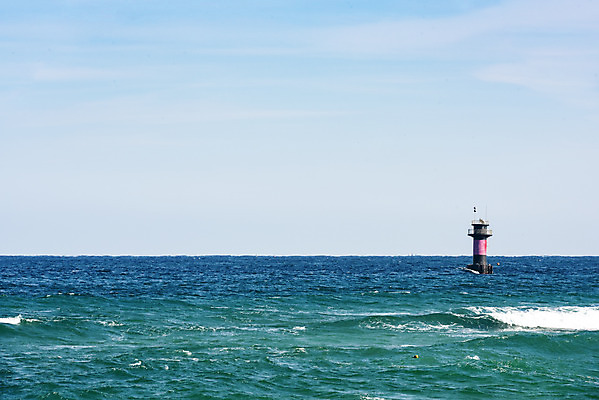 포토 JPG 주간 파도 바다 여행 겨울 하늘 등대 사람없음 야외 해수욕장 강원도 경포대 국내포토 자연요소 계절 한국 해변 강릉 파일형식
