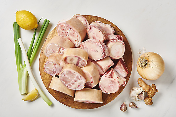 포토 JPG 스튜디오촬영 음식 식재료 양파 실내 사람없음 하이앵글 소고기 생강 대파 사골 우족 플랫레이 국내포토 뷰포인트 채소 육류 내부 플랫 파 파일형식