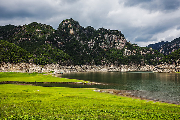 포토 JPG 주간 구름 여행 자연 하늘 한국 풍경 사람없음 야외 관광지 충청북도 국내여행 단양 옥순봉 단양호 국내포토 자연요소 아시아 호수 생태계 봉우리 충청도 명승지 파일형식