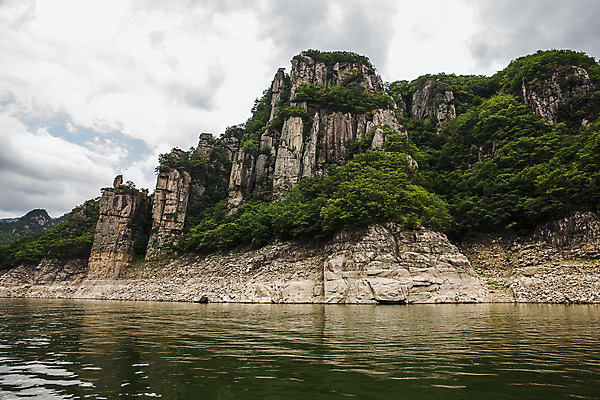 포토 JPG 주간 구름 여행 자연 하늘 한국 풍경 사람없음 야외 관광지 충청북도 국내여행 단양 옥순봉 단양호 국내포토 자연요소 아시아 호수 생태계 봉우리 충청도 명승지 파일형식