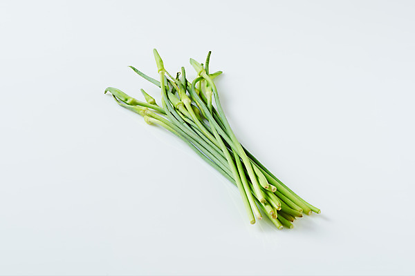 포토 JPG 스튜디오촬영 접시 채소 식재료 실내 사람없음 흰배경 마늘종 국내포토 식기 줄기 백그라운드 마늘 내부 흰색 파일형식