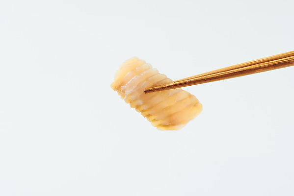 포토 JPG 스튜디오촬영 음식 젓가락 실내 근접촬영 사람없음 회 흰배경 홍어 홍어회 국내포토 뷰포인트 백그라운드 수저 어류 내부 흰색 파일형식