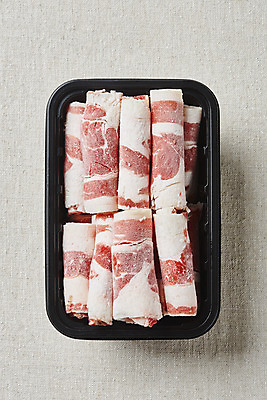 포토 JPG 스튜디오촬영 음식 포장 회색배경 실내 육류 요리 사람없음 하이앵글 소고기 플라스틱 부위 우삼겹 포장용기 국내포토 뷰포인트 백그라운드 식재료 재질 내부 회색 포장재료 파일형식