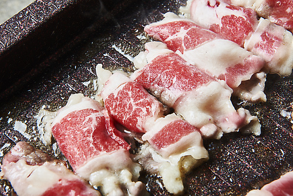 포토 JPG 스튜디오촬영 음식 실내 육류 요리 근접촬영 사람없음 소고기 그릴 부위 우삼겹 국내포토 뷰포인트 식재료 주방용품 내부 파일형식