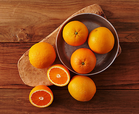 포토 JPG 스튜디오촬영 그릇 접시 오렌지 과일 실내 사람없음 하이앵글 여러개 신선 갈색배경 국내포토 식기 뷰포인트 다수 백그라운드 내부 갈색 파일형식