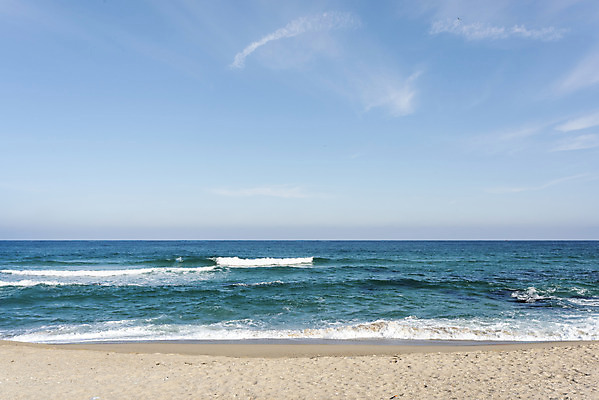 포토 JPG 주간 구름 모래 파도 바다 여행 겨울 자연 하늘 한국 풍경 사람없음 야외 관광지 해수욕장 강원도 강릉 국내여행 사천해변 국내포토 자연요소 계절 아시아 해변 생태계 파일형식