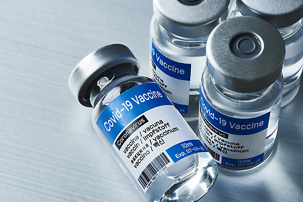 포토 JPG 스튜디오촬영 과학 의학 회색배경 실내 건강 근접촬영 사람없음 약 바이러스 질병 백신 앰플 전염병 코로나바이러스 델타변이바이러스 국내포토 뷰포인트 백그라운드 내부 회색 파일형식