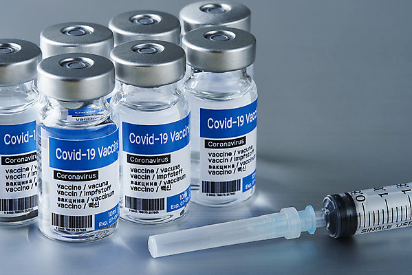 포토 JPG 스튜디오촬영 과학 의학 회색배경 실내 건강 주사기 근접촬영 사람없음 약 바이러스 질병 백신 앰플 전염병 코로나바이러스 델타변이바이러스 국내포토 뷰포인트 백그라운드 의료기기 내부 회색 파일형식