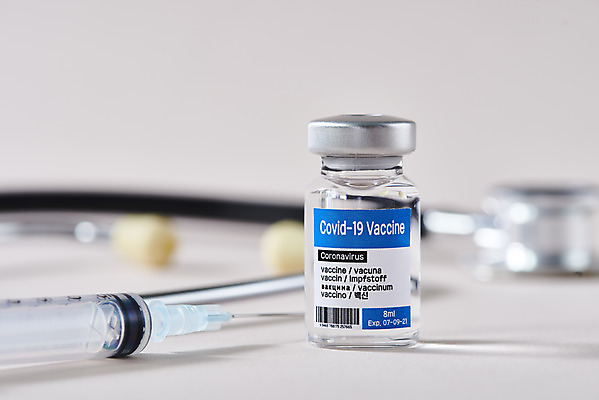 포토 JPG 스튜디오촬영 과학 의학 청진기 회색배경 실내 건강 주사기 근접촬영 사람없음 약 바이러스 질병 백신 앰플 전염병 코로나바이러스 델타변이바이러스 국내포토 뷰포인트 백그라운드 의료기기 내부 회색 파일형식