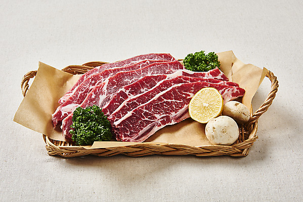 포토 JPG 스튜디오촬영 접시 음식 회색배경 실내 생고기 육류 요리 사람없음 버섯 소고기 레몬 갈비 부위 소갈비 LA갈비 국내포토 식기 백그라운드 과일 식재료 내부 회색 파일형식