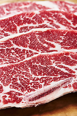 포토 JPG 스튜디오촬영 음식 실내 생고기 육류 요리 근접촬영 사람없음 소고기 소 갈비 부위 소갈비 LA갈비 국내포토 뷰포인트 식재료 포유류 내부 파일형식