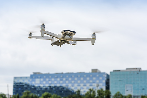 포토 JPG 주간 공원 하늘 풍경 사람없음 야외 건물 비행 드론 오피스빌딩 4차산업 국내포토 자연요소 건축물 공공시설 산업 빌딩 파일형식
