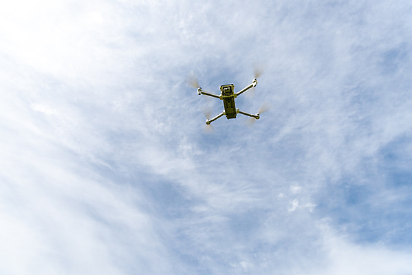 포토 JPG 주간 구름 하늘 풍경 사람없음 야외 비행 드론 4차산업 국내포토 자연요소 산업 파일형식