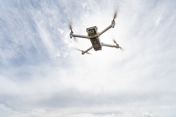 포토 JPG 주간 구름 하늘 풍경 사람없음 야외 비행 드론 4차산업 국내포토 자연요소 산업 파일형식