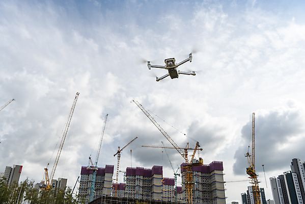 포토 JPG 주간 하늘 풍경 사람없음 야외 건설현장 비행 드론 4차산업 국내포토 자연요소 산업 건설업 파일형식