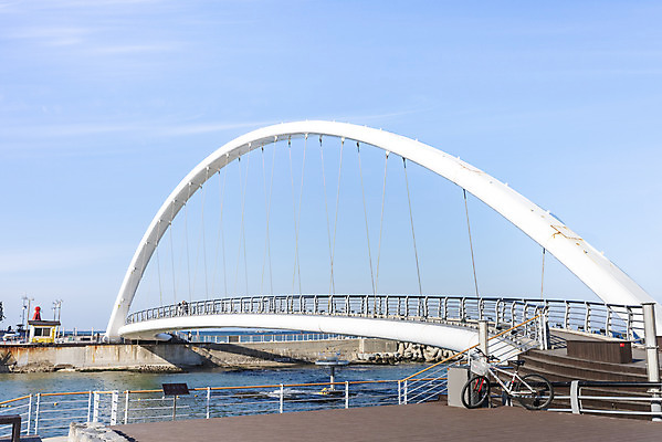 포토 JPG 주간 바다 여행 겨울 풍경 사람없음 야외 컬러풀 자전거 해수욕장 강원도 가교 강문 국내포토 자연요소 건축물 계절 컬러 한국 바이크 파일형식