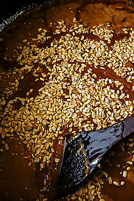 포토 JPG 사람없음 전통음식 견과류 원주 강원도 엿 나무주걱 조청 국내포토 전통 음식 한국 목재 주걱 전통과자 물엿 파일형식