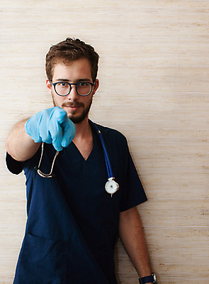 포토 JPG 해외이미지 스튜디오촬영 백인 직업 라이프스타일 응시 남자 행복 중년 유니폼 청진기 청소년 실내 병원 한명 서기 미소 사람 아웃포커스 약 건강관리 의사 잡기 실험복 작업 전문직 흰배경 돌봄 의료성형뷰티 남자한명만 카피스페이스 해외202004 해외포토 서양인 1 시선 옷 감정 백그라운드 의학 의료기기 모션 촬영기법 표정 건강 관리 성인 내부 생활 공백 의료진 흰색 가운 남자만 파일형식