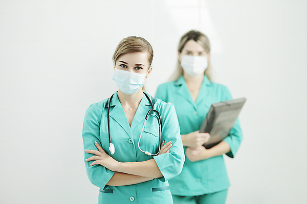 포토 JPG 해외이미지 직업 여자 유니폼 청진기 건강 병원 가면 한명 안전 글로벌 약 건강관리 고통 간호사 의사 호흡기관 바이러스 보호 예방 감염 위생관리 전염병 의료성형뷰티 해외202011 해외포토 1 옷 감정 컨셉 의학 의료기기 관리 사람 의료진 장기_의학 질병 파일형식