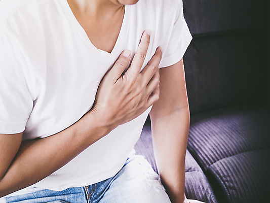 포토 JPG 해외이미지 백인 신체 태국 스트레스 건강 사람 동양인 성인 사람없음 약 고통 환자 하트 심장 긴급 업무 호흡 질병 상처 공격 가슴 문제 궤 돌봄 부정적 신맛 압력 증상 타격 해로움 의료성형뷰티 해외202011 해외포토 모양 서양인 감정 아시아 컨셉 의학 모션 인종 신체부위 작업 장기_의학 맛 파일형식