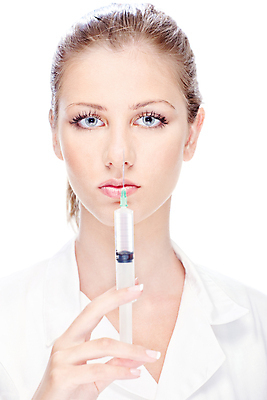 포토 JPG 해외이미지 백인 직업 응시 여자 안경 청진기 친절 건강 병원 주사기 한명 약 진료 시험 의사 코트 흰색 긴급 업무 자신감 수술 질병 간호 조심 고립 돌봄 치료사 의료성형뷰티 해외202004 해외포토 서양인 1 시선 잡화 교육 감정 컬러 의학 의료기기 모션 사람 치료 외투 의료진 작업 파일형식