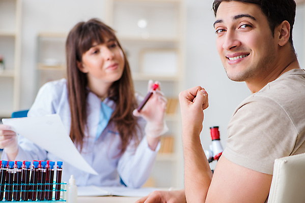 포토 JPG 해외이미지 행복 과학 가방 건강 병원 실험 주사기 사람없음 치료 빨간색 약 시험 환자 간호사 의사 하트 업무 도움 혈액 실험실 바이러스 결과 분석 확인 감염 시스템 튜브 외과 기부 돌봄 의료성형뷰티 공급 해외202011 해외포토 모양 잡화 교육 감정 컬러 컨셉 의학 의료기기 모션 의료진 작업 파일형식