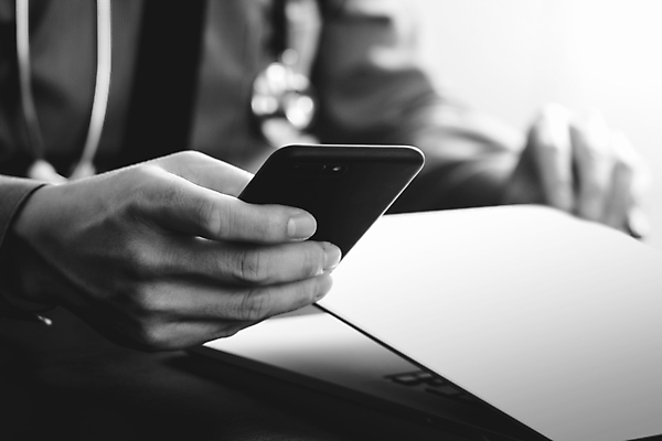 포토 JPG 해외이미지 손 교육 줄기 과학 백그라운드 비즈니스 청진기 세포 건강 병원 사람없음 노트북 스마트폰 컴퓨터 사무실 알약 약 스크린 자료 장비 간호사 의사 흰색 업무 DNA 스마트 책상 생물학 보험 조제 돌봄 심장병 유전 의료성형뷰티 해외202011 해외포토 식물 컬러 가구 컨셉 의학 의료기기 모션 신체부위 전자제품 핸드폰 스마트기기 의료진 작업 질병 생명공학 만들기 파일형식