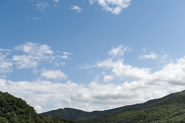 포토 JPG 주간 구름 자연 하늘 날씨 산 풍경 사람없음 야외 파란색 가을 국내포토 자연요소 계절 컬러 생태계 파일형식