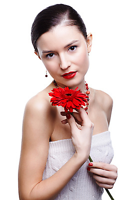 포토 JPG 해외이미지 백인 모델 라이프스타일 손 드레스 여자 꽃 유럽 얼굴 꽃무늬 신체 목걸이 자연 갈색머리 건강 한명 사람 성인 빨간색 유행 스파 낭만 흰색 신선 화려 피부 피부관리 향기 거베라 고립 돌봄 의료성형뷰티 스타일 해외202004 해외포토 서양인 식물 1 헤어스타일 옷 나라 컬러 컨셉 무늬 장신구 모션 생활 신체부위 뷰티 생태계 냄새 파일형식