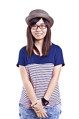 포토 JPG 해외이미지 모델 1 학생 헤어스타일 응시 여자 얼굴 포즈 셔츠 창조 한명 사람 성인 갈색 머리 유행 화장품 흰색 청바지 표현 우아함 심볼 피부 어깨 고립 스타일링 의료성형뷰티 스타일 해외202004 해외포토 시선 컬러 컨셉 상의 바지 신체부위 뷰티 파일형식