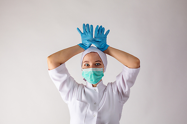 포토 JPG 해외이미지 손 여자 얼굴 왕관 건강 가면 사람 사람없음 고통 오염 바이러스 보호 질병 예방 감염 전염 여왕 그만 부정적 인플루엔자 전염병 의료성형뷰티 해외202011 해외포토 감정 컨셉 의학 신체부위 파일형식