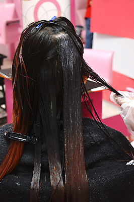 포토 JPG 해외이미지 모델 헤어스타일 여자 얼굴 파도 갈색머리 건강 사람 동양인 사람없음 옆모습 빨간색 빛 갈색 유행 상점 화장품 흰색 화려 고급 매끈함 이발 피부 순수 광택 샴푸 돌봄 스타일링 완벽 직진 의료성형뷰티 스타일 해외202004 해외포토 바다 뷰포인트 컬러 컨셉 모션 인종 신체부위 위생용품 뷰티 감각 파일형식