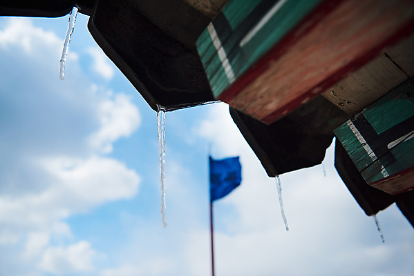 포토 JPG 주간 전통 문화 로우앵글 설경 겨울 풍경 사람없음 야외 파란색 세계문화유산 눈 처마 고드름 수원 화성시 겨울풍경 국내포토 자연요소 계절 뷰포인트 컬러 날씨 얼음 문화재 경기도 파일형식