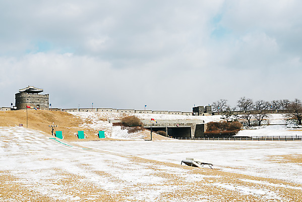 포토 JPG 주간 전통 문화 설경 겨울 풍경 사람없음 야외 세계문화유산 눈 수원 화성시 겨울풍경 수원화성 국내포토 자연요소 계절 한국건축 날씨 문화재 경기도 랜드마크 파일형식