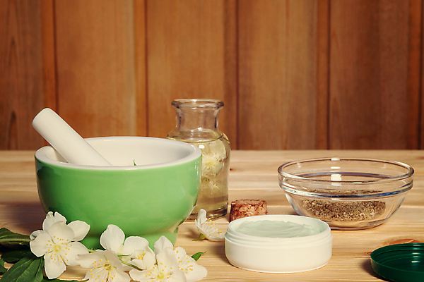 포토 JPG 해외이미지 직업 여자 꽃 얼굴 신체 자연 휴식 건강 가면 사람없음 목재 스파 목욕 화장품 항아리 고급 보호 상품 허브 피부 크림 향수 유기농 아로마 아로마테라피 사우나 내추럴 돌봄 리프팅 막자 바이오 수분크림 위생관리 추출 의료성형뷰티 해외202004 해외포토 나무 식물 웰빙 컨셉 재료 모션 관리 사람 신체부위 뷰티 청결 도자기 생태계 테라피 파일형식