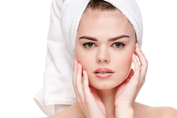 포토 JPG 해외이미지 모델 여자 감정 얼굴 건강 한명 성인 수건 머리 유행 스파 화장품 흰색 신선 입 화려 닫기 손톱 피부 순수 입술 어깨 피부관리 만들기 부드러움 내추럴 고립 돌봄 바디케어 위생관리 의료성형뷰티 해외202004 해외포토 1 손 컬러 컨셉 모션 관리 사람 신체부위 위생용품 뷰티 감각 파일형식