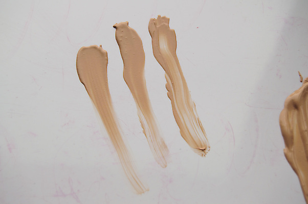 포토 JPG 해외이미지 여자 얼굴 백그라운드 패턴 그림자 사람없음 치료 세트 갈색 유행 페인트 화장품 립스틱 흰색 붓 얼룩 화려 액체 떨어짐 파편 상품 가루 자르기 볼터치 피부 크림 입술 질감 스킨케어 깨짐 돌봄 타격 의료성형뷰티 해외202004 해외포토 컬러 컨셉 무늬 의학 모션 사람 신체부위 화장 뷰티 파일형식