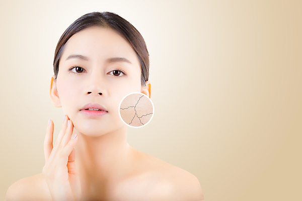 포토 JPG 해외이미지 여자 아시아 얼굴 백그라운드 컨셉 건조 건강 한명 사람 동양인 화장품 활발 신선 원형 주름 확대 매끈함 수분 피부 만족 피부관리 부드러움 반대 돌봄 방법 보습 옛날 의료성형뷰티 노화 해외202011 해외포토 도형 1 감정 나라 모션 인종 신체부위 뷰티 감각 파일형식