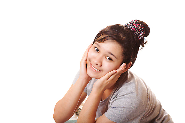 포토 JPG 해외이미지 1 손 여자 얼굴 백그라운드 컨셉 갈색머리 건강 한명 사람 치료 갈색 머리 화장품 터치 흰색 신선 씻기 피부 순수 피부관리 스킨케어 내추럴 고립 돌봄 완벽 의료성형뷰티 성인여자만 해외202011 해외포토 헤어스타일 컬러 의학 모션 신체부위 뷰티 청결 여자만 성인만 파일형식