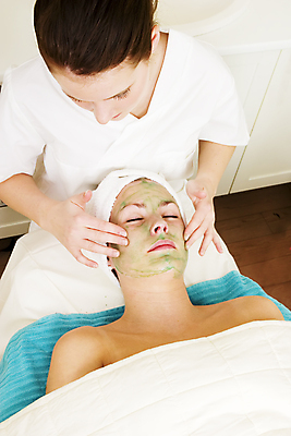 포토 JPG 해외이미지 여자 얼굴 스포츠 신체 휴가 휴식 건강 병원 사람 두명 치료 초록색 유행 상점 스파 화장품 흰색 신선 센터 고급 소중 피부 크림 묘사 피부관리 객실 닦기 테라피 내추럴 돌봄 알로에 치료사 의료성형뷰티 안락 해외202004 해외포토 식물 직업 컬러 컨셉 의학 모션 신체부위 뷰티 파일형식