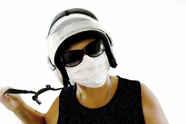 포토 JPG 해외이미지 모델 1 라이프스타일 응시 여자 행복 얼굴 백그라운드 건강 가면 한명 웃음 사람 성인 가로 머리 화장품 오토바이 신선 중앙 보호 매끈함 헬멧 피부 피부관리 부드러움 내추럴 고립 돌봄 완벽 의료성형뷰티 해외202011 해외포토 시선 감정 컨셉 모션 표정 생활 신체부위 뷰티 바이크 감각 보호장비 파일형식