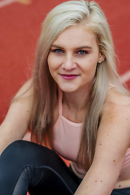 포토 JPG 해외이미지 학생 라이프스타일 여자 대학생 스포츠 포즈 운동화 밭 신체 학교 성공 건강 한명 사람 20대 야외 운동복 조깅 운동 경쟁 경기장 도전 게임 연습 시작 대학교 달리기선수 선로 전력질주 토너먼트 의료성형뷰티 해외202011 해외포토 1 옷 교육 신발 컨셉 농업 스포츠시설 놀이 청년 생활 육상선수 파일형식