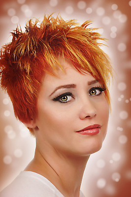 포토 JPG 해외이미지 모델 헤어스타일 여자 얼굴 한명 빨간색 빛 유행 상점 화장품 립스틱 이발 눈썹 속눈썹 마스카라 보케 아이라이너 의료성형뷰티 스타일 해외202004 해외포토 1 컬러 사람 신체부위 뷰티 파일형식