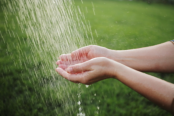 포토 JPG 해외이미지 여자 신체 손가락 실내 건강 손바닥 한명 서기 사람 사람없음 일상 청결 거품 젖음 욕실 신선 액체 개울 붓기 바이러스 보호 위생 씻기 빨래 청소 피부 순수 싱크대 수도꼭지 피부관리 화장실 예방 감염 미생물 비누 박테리아 돌봄 소독 위생관리 의료성형뷰티 스플래쉬 카피스페이스 해외202011 해외포토 1 손 컨셉 가사 의학 모션 생물 관리 내부 라이프 신체부위 강 위생용품 뷰티 공백 개수대 파일형식