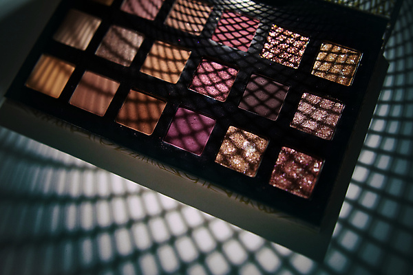 포토 JPG 해외이미지 여자 얼굴 장신구 탁자 그림자 사람 사람없음 연필 갈색 화장품 활발 튤립 붓 팔레트 상품 볼터치 소중 오브젝트 그림 스킨케어 아이섀도 파스텔톤 의료성형뷰티 해외202011 해외포토 꽃 컬러 가구 컨셉 학용품 신체부위 필기구 화장 뷰티 파일형식