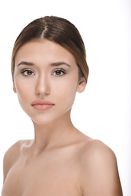 포토 JPG 해외이미지 백인 모델 1 응시 여자 얼굴 백그라운드 건강 한명 성인 치료 머리 스파 화장품 흰색 신선 속눈썹 피부 피부관리 마스카라 내추럴 고립 돌봄 완벽 의료성형뷰티 해외202004 해외포토 서양인 시선 컬러 컨셉 의학 모션 사람 신체부위 뷰티 눈썹 파일형식